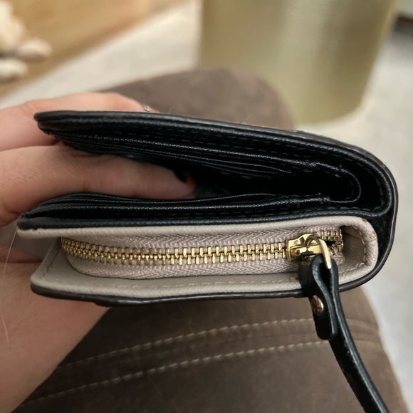 Kate Spade Wallet - Picture 5 of 7